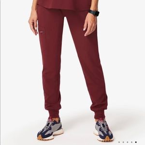Small burgundy Zamora scrubs